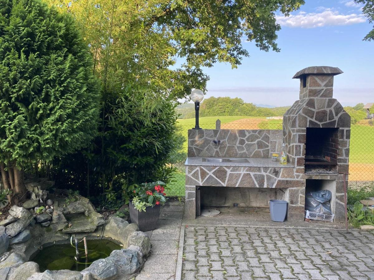 Villa Donleone Ponikva Exteriör bild